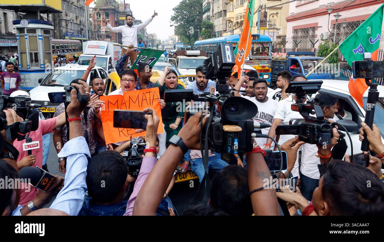 Die BJP-Versammlung in Kalkutta demonstrierte gegen die angebliche Wählerliste von Hindu-Namen durch den regierenden Trinamool-Kongress in Westbengalen Stockfoto