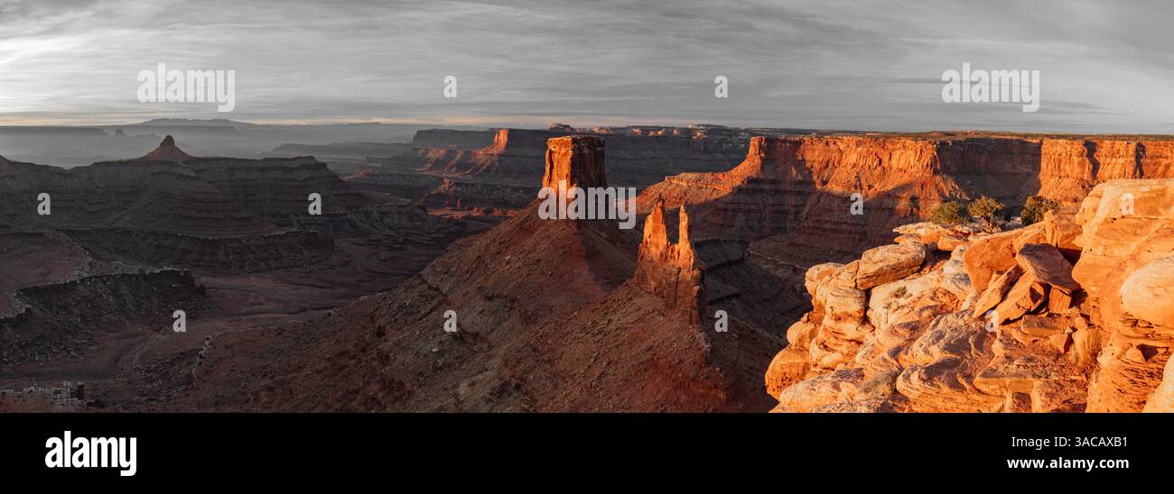 Sonnenaufgang vom Marlboro Point in der Nähe von Moab Utah. Stockfoto
