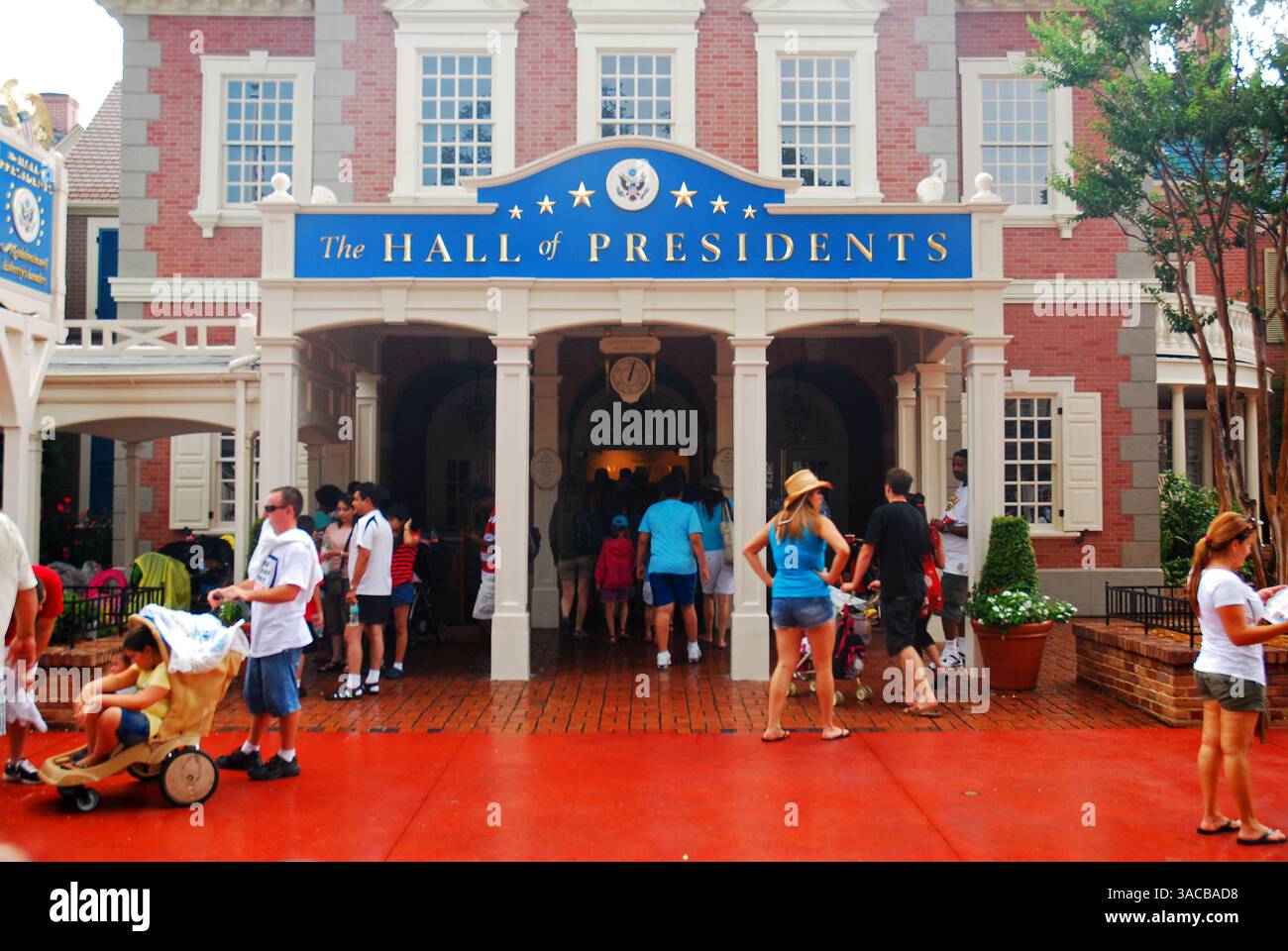 Bitte warten Sie auf die nächste Vorstellung in der Halle der Präsidenten in Kissimmee Florida Stockfoto