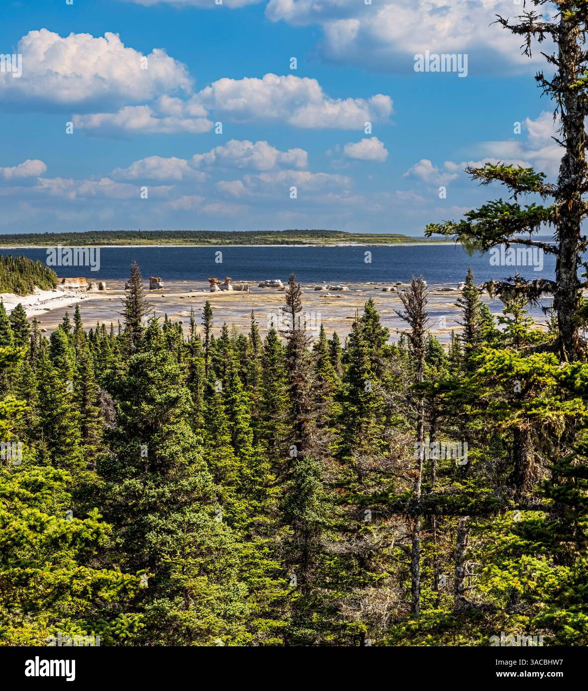 Quebec, Havre-Saint-Pierre, Kanada. Monolithen im Archipel-Nationalpark. Stockfoto
