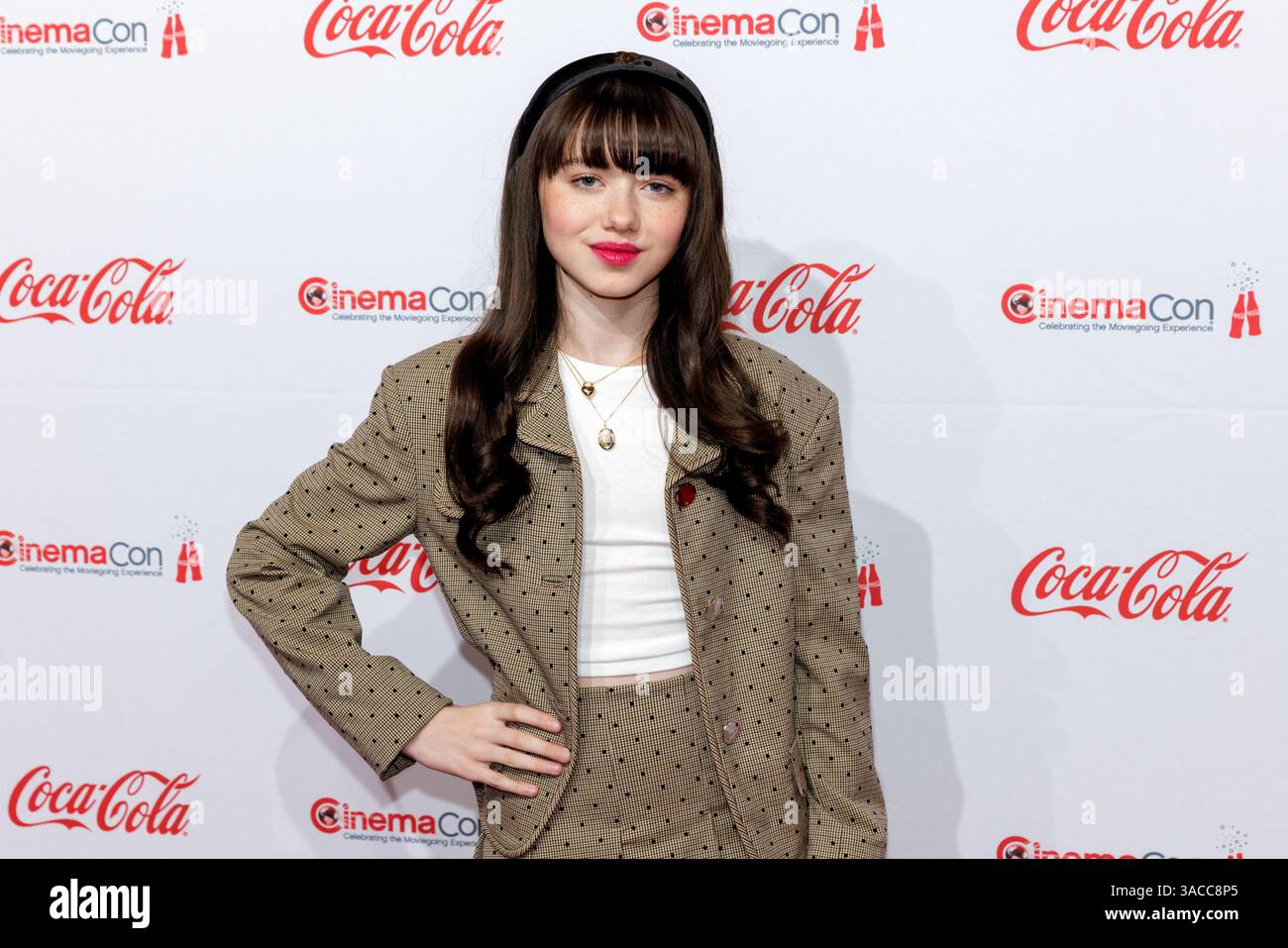 Las Vegas, USA. April 2025. Violet McGraw nimmt an den CinemaCon Big Screen Achievement Awards während der CinemaCon am 3. April 2025 im Caesar's Palace in Las Vegas Teil. (Foto: Travis P Ball/SIPA USA) Credit: SIPA USA/Alamy Live News Stockfoto