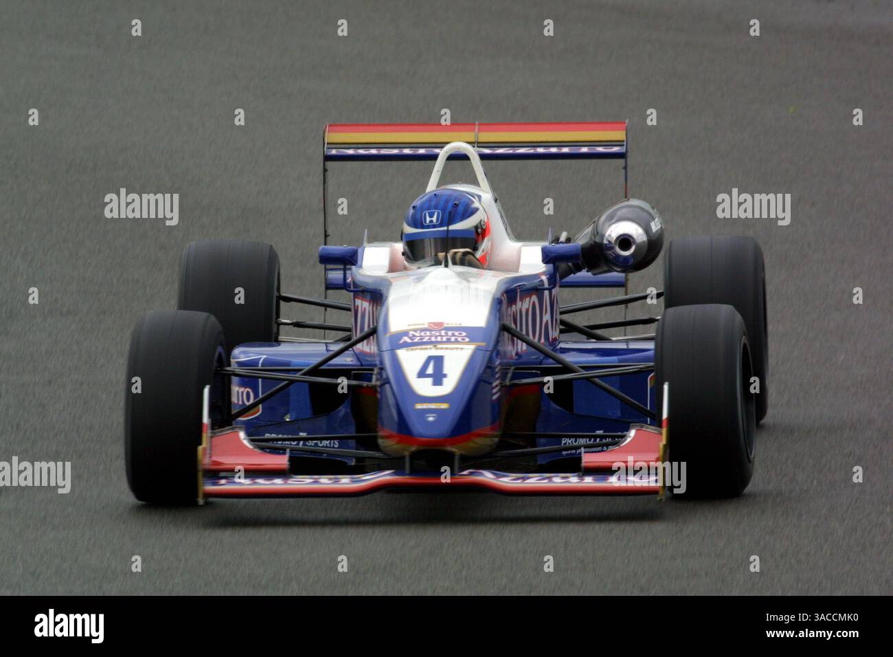 Richard Antinucci (USA) Manor Motorsport Dallara F302 Mugen-Honda..Formel-3-internationale Einladung Challenge, Qualifying, Silverstone, England, 5. Juli 2002..DIGITALES BILD. (Kreditbild: ©Sutton Motorsports/ZUMA Press) Stockfoto