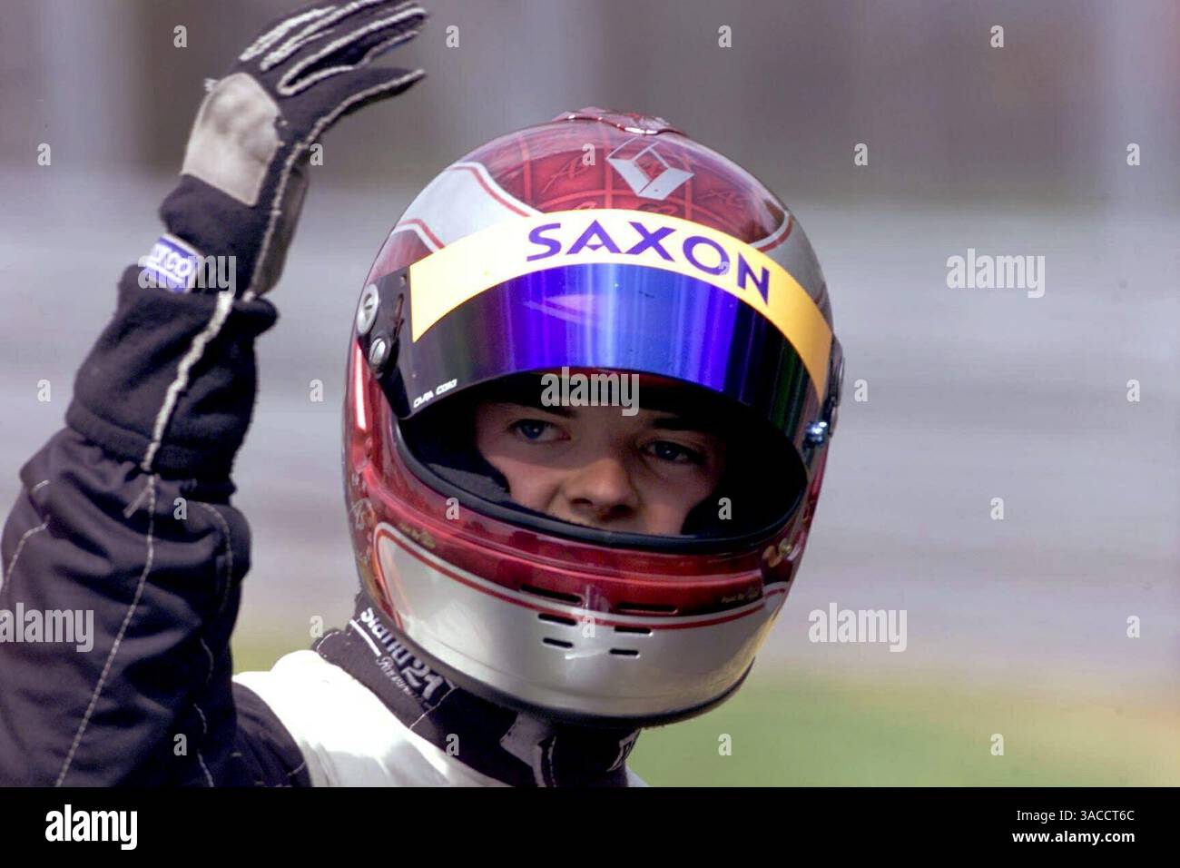 Alex Buncombe (GBR) Saxon International war Opfer des Unfalls in der ersten Kurve, als das Rennen begann. Britische Formel-Renault-Meisterschaft, . Oulton Park, England, 20-21. April 2002..5,7 MB DIGITALES BILD (Credit Image: ©Sutton Motorsports/ZUMA Press) Stockfoto