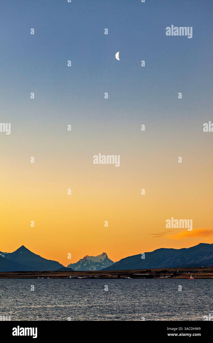 Sonnenuntergang im Nationalpark Torres del Paine in Puerto Natales in Chile Stockfoto