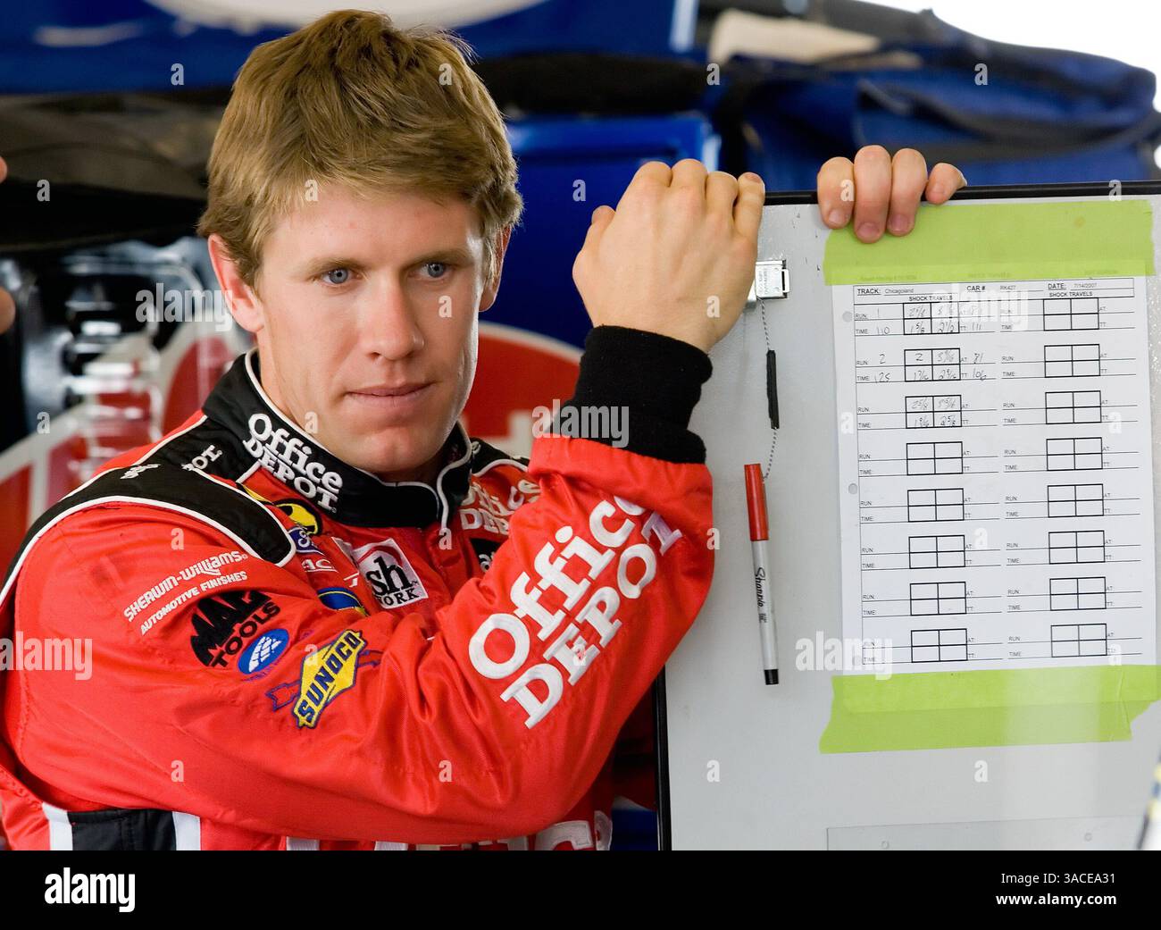 Carl Edwards während des Trainings auf dem Chicagoland Speedway Speedway für den Lauf der USG Sheetrock 400 in Joliet, Illinois. (Kreditbild: © FOTOGRAF/Cal Sport Media) Stockfoto
