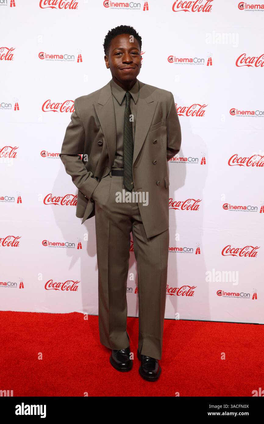 Las Vegas, Usa. April 2025. David Jonsson, Gewinner des Next Generation Awards, kommt am Donnerstag, den 3. April 2025, für die CinemaCon 2025 Big Screen Achievement Awards im Caesars Palace, Las Vegas, Nevada. Foto: James Atoa/UPI Credit: UPI/Alamy Live News Stockfoto