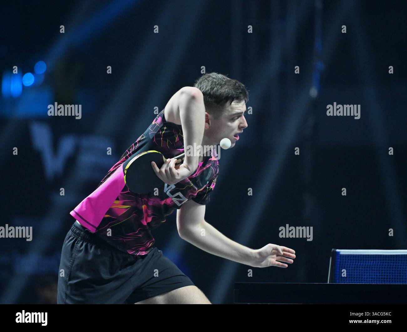 Chennai, Indien. 30. März 2025. Der 18-jährige Oh Jun-sung triumphierte in einem packenden Siebenspiel für Männer im Singles gegen den französischen Konkurrenten Thibault Poret Stockfoto