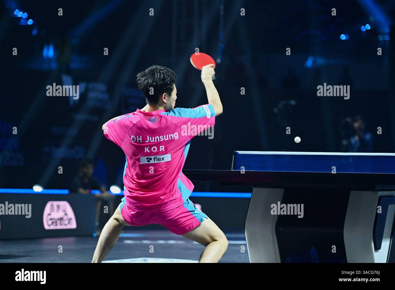 Chennai, Indien. 30. März 2025. Der 18-jährige Oh Jun-sung triumphierte in einem packenden Siebenspiel für Männer im Singles gegen den französischen Konkurrenten Thibault Poret Stockfoto