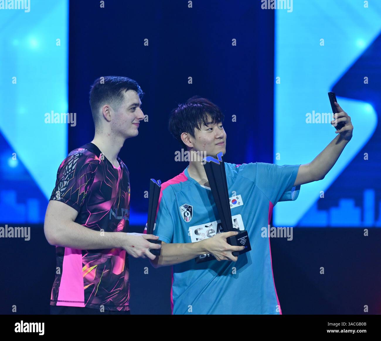 Chennai, Indien. 30. März 2025. Der 18-jährige Oh Jun-sung triumphierte in einem packenden Siebenspiel für Männer im Singles gegen den französischen Konkurrenten Thibault Poret Stockfoto