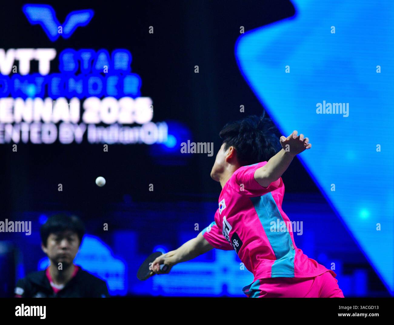 Chennai, Indien. 30. März 2025. Der 18-jährige Oh Jun-sung triumphierte in einem packenden Siebenspiel für Männer im Singles gegen den französischen Konkurrenten Thibault Poret Stockfoto