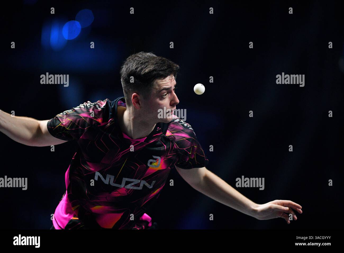 Chennai, Indien. 30. März 2025. Der 18-jährige Oh Jun-sung triumphierte in einem packenden Siebenspiel für Männer im Singles gegen den französischen Konkurrenten Thibault Poret Stockfoto