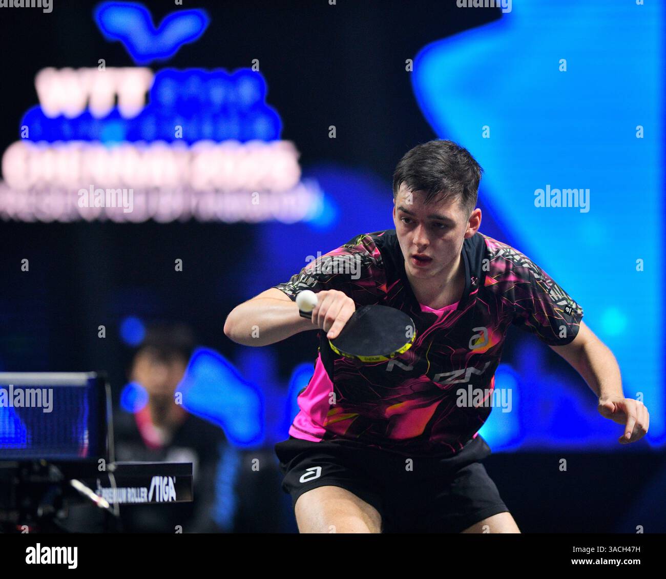 Chennai, Indien. 30. März 2025. Der 18-jährige Oh Jun-sung triumphierte in einem packenden Siebenspiel für Männer im Singles gegen den französischen Konkurrenten Thibault Poret Stockfoto