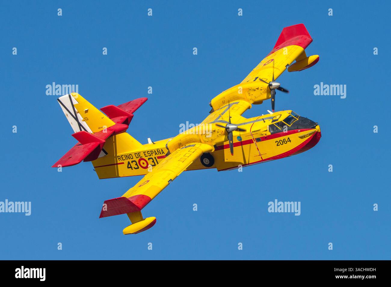 CL-415 Flugzeuge der militärischen Noteinheit der spanischen Armee Stockfoto