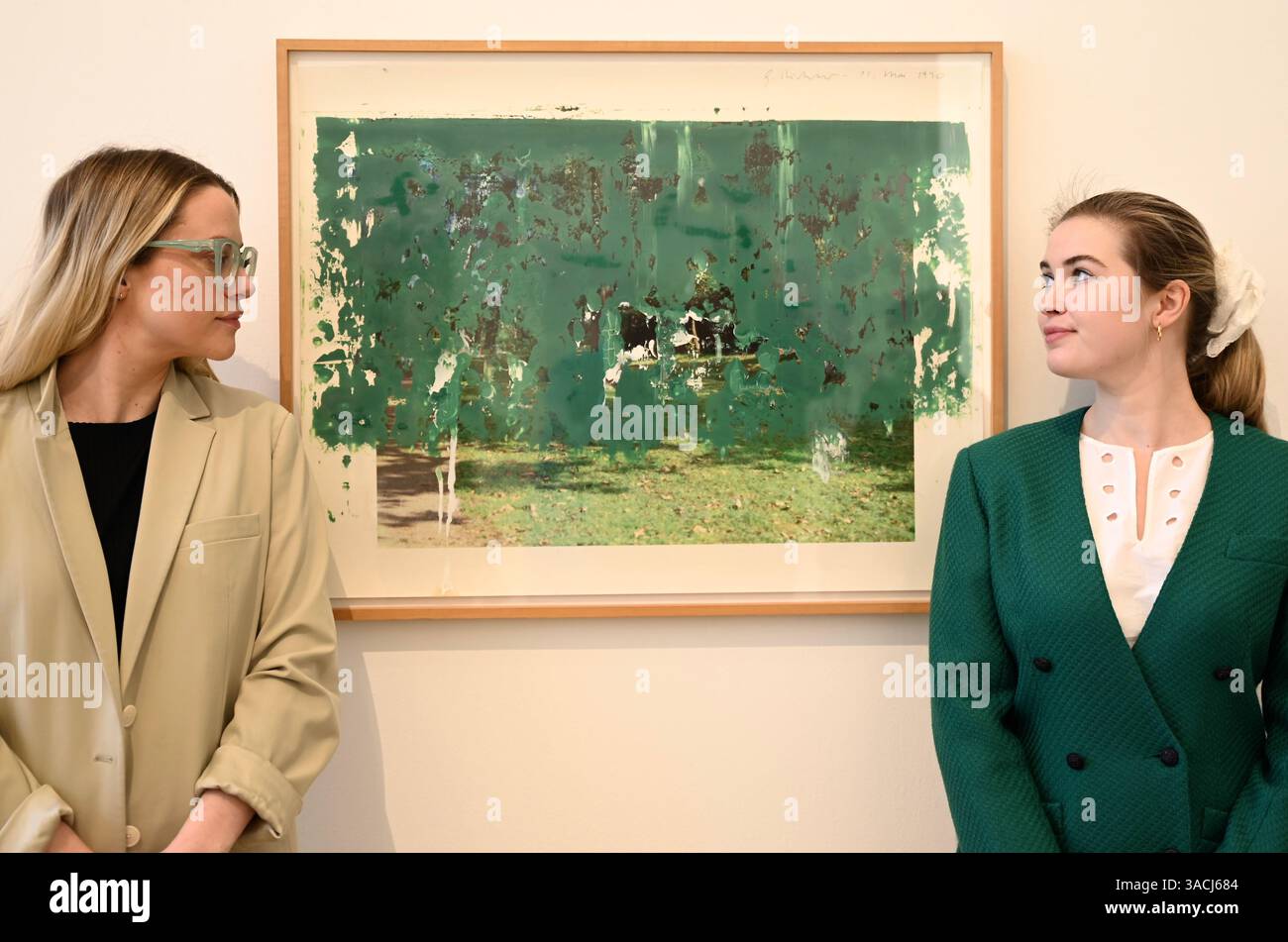 Höhepunkte in den Phillips London Galleries am Berkeley Square vor der Auktion New Now , Modern & Comtemporary Art am 10. April 2025 ... Stockfoto