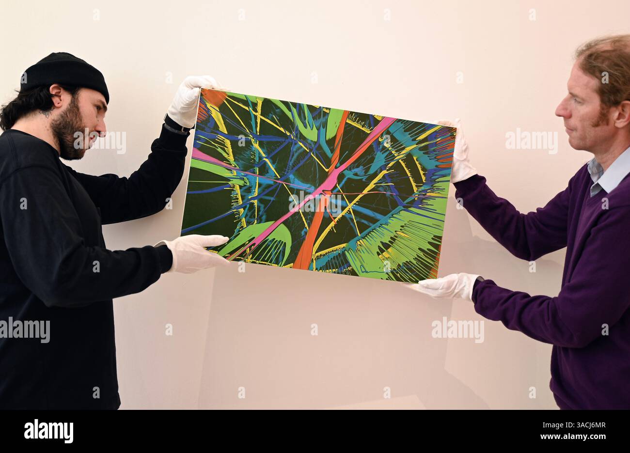 Höhepunkte in den Phillips London Galleries am Berkeley Square vor der Auktion New Now , Modern & Comtemporary Art am 10. April 2025 ... Stockfoto