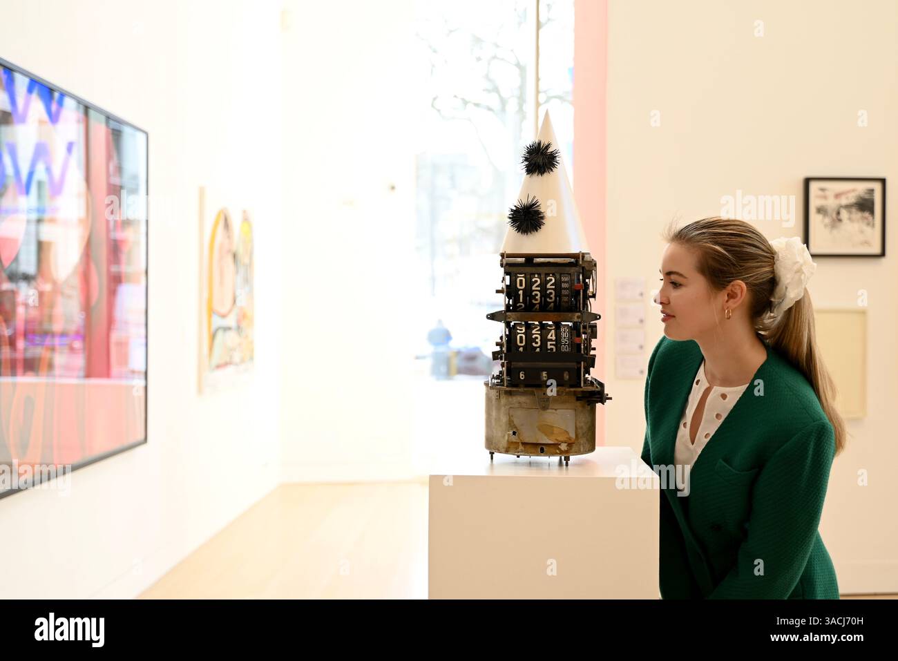 Höhepunkte in den Phillips London Galleries am Berkeley Square vor der Auktion New Now , Modern & Comtemporary Art am 10. April 2025 ... Stockfoto