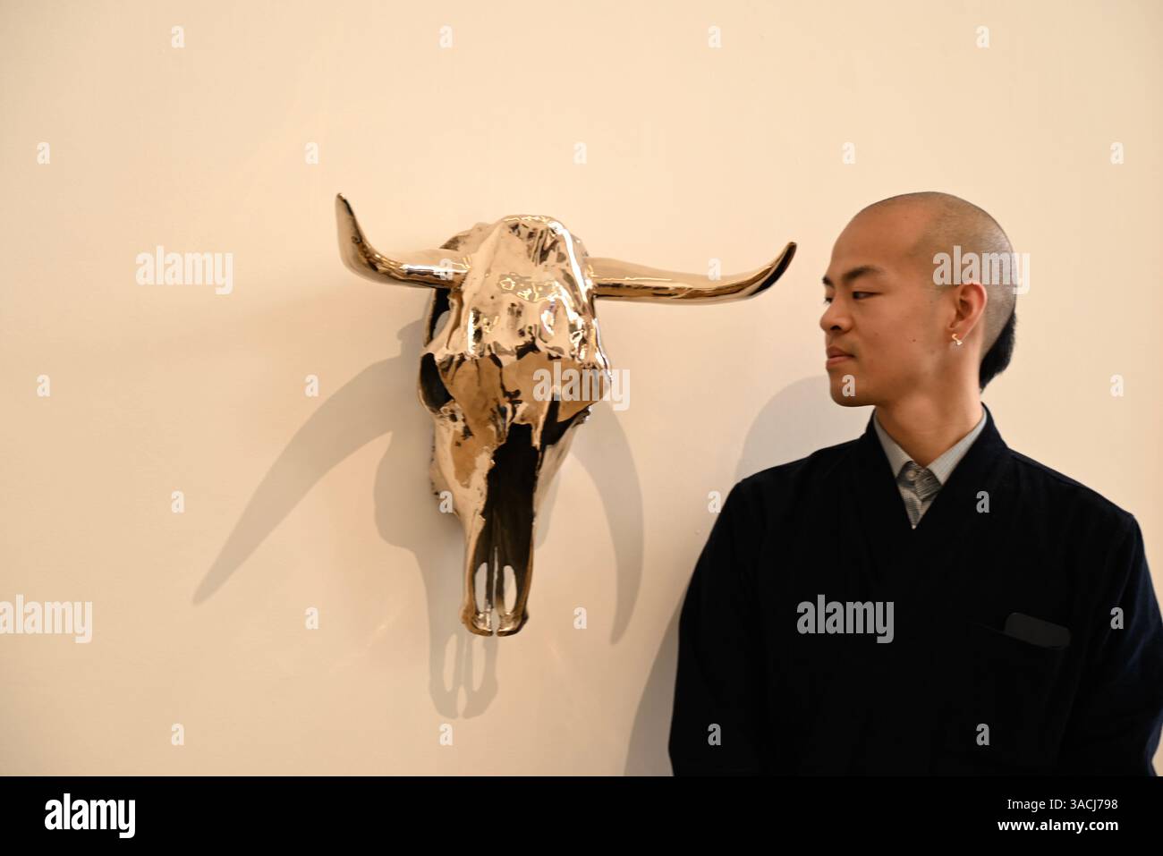 Höhepunkte in den Phillips London Galleries am Berkeley Square vor der Auktion New Now , Modern & Comtemporary Art am 10. April 2025 ... Stockfoto