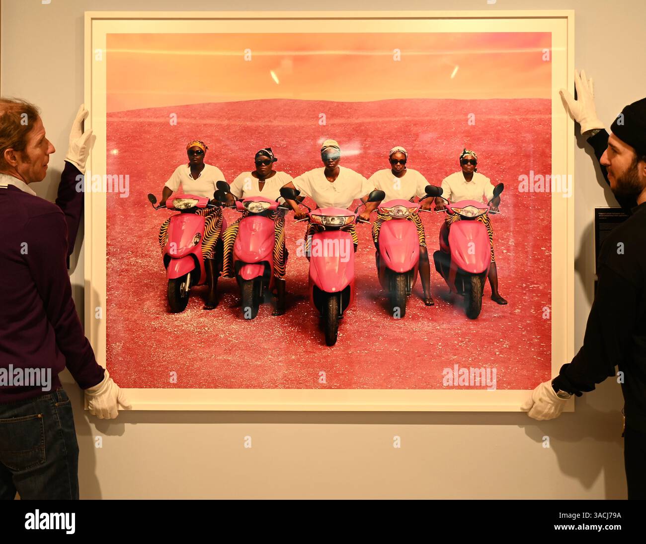 Höhepunkte in den Phillips London Galleries am Berkeley Square vor der Auktion New Now , Modern & Comtemporary Art am 10. April 2025 ... Stockfoto