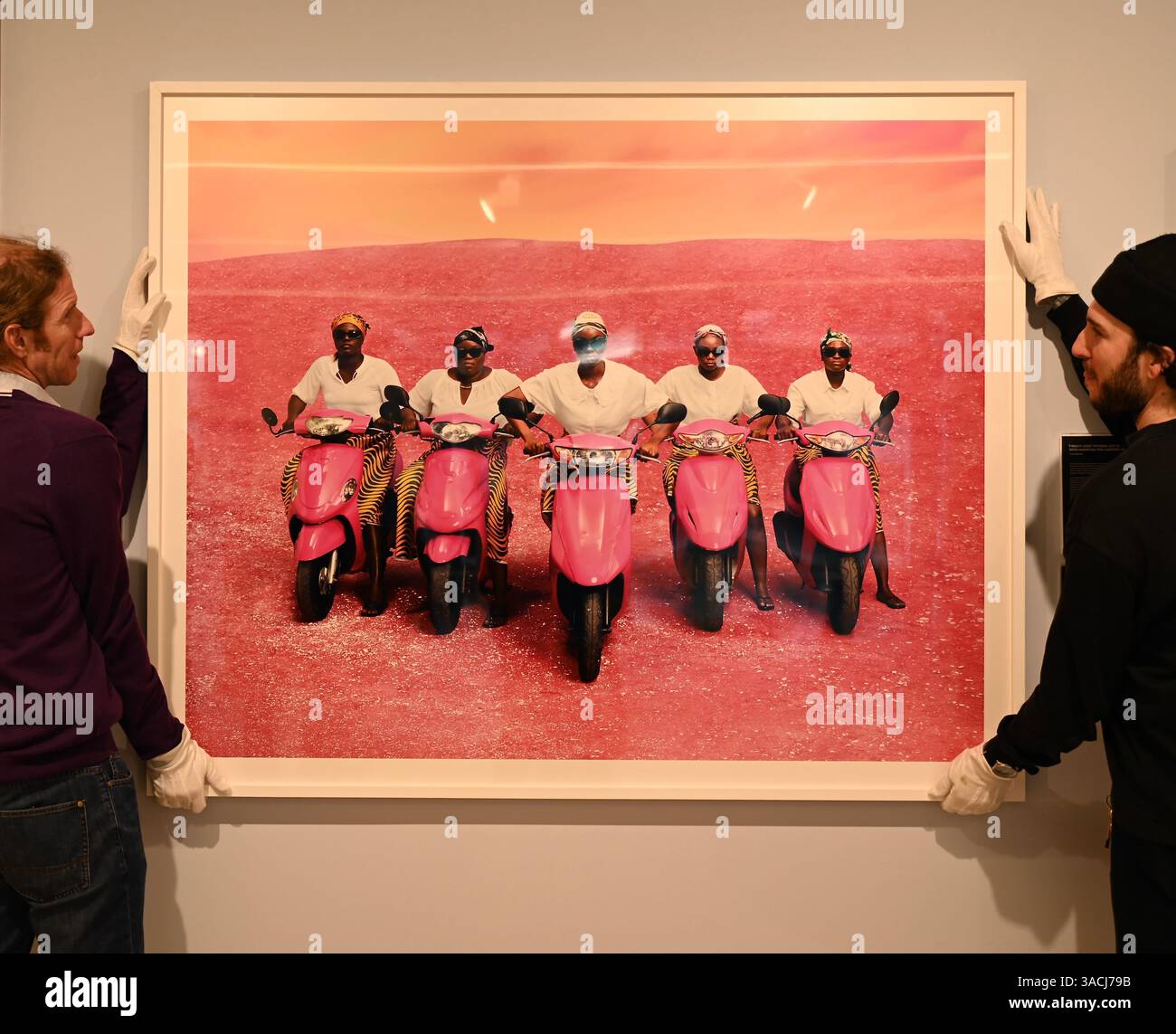 Höhepunkte in den Phillips London Galleries am Berkeley Square vor der Auktion New Now , Modern & Comtemporary Art am 10. April 2025 ... Stockfoto