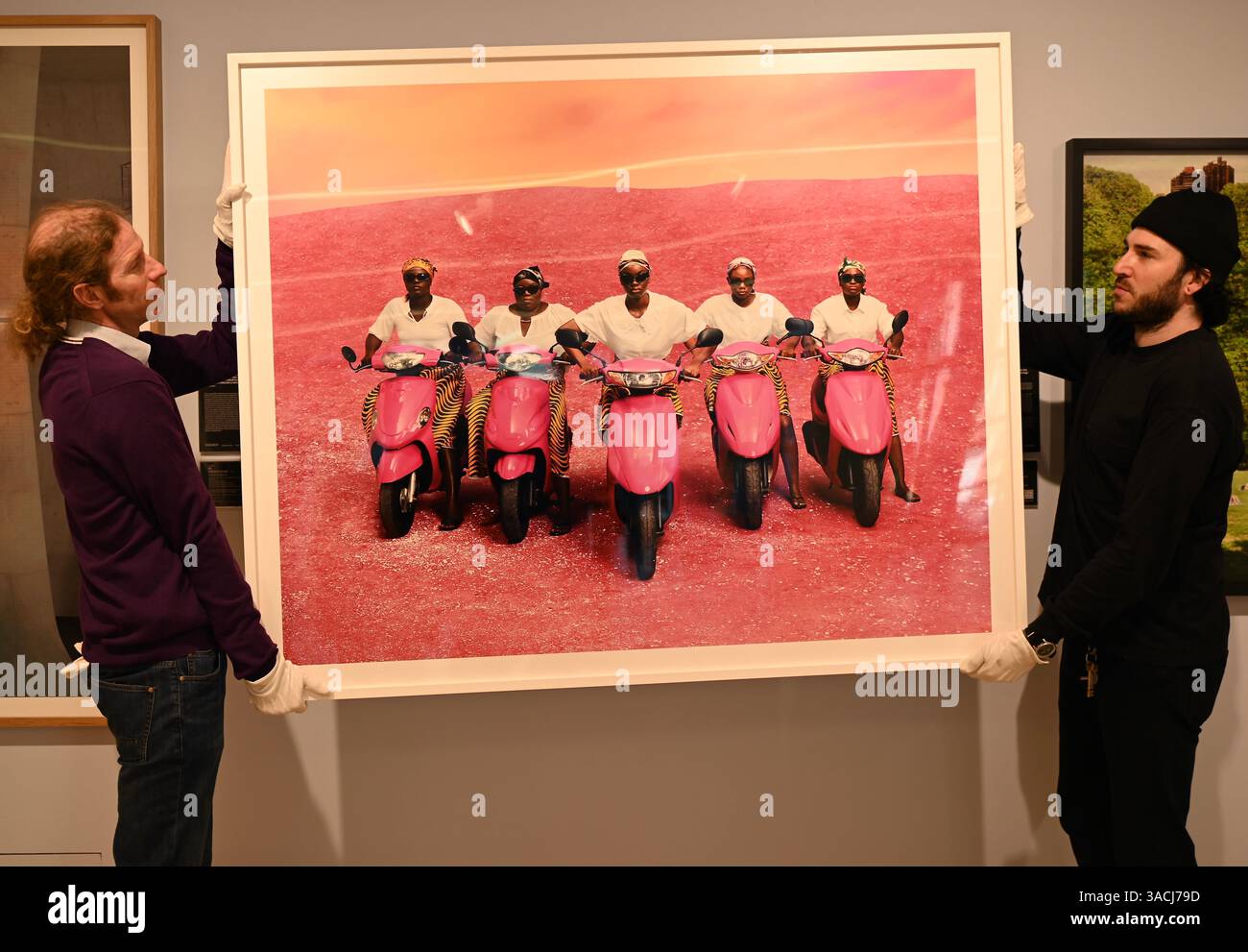 Höhepunkte in den Phillips London Galleries am Berkeley Square vor der Auktion New Now , Modern & Comtemporary Art am 10. April 2025 ... Stockfoto