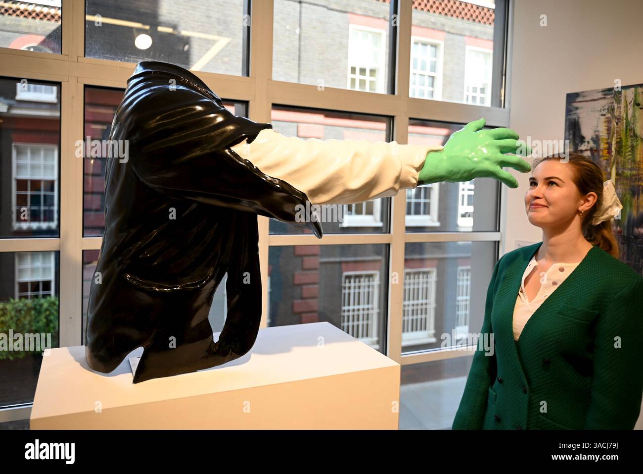 Höhepunkte in den Phillips London Galleries am Berkeley Square vor der Auktion New Now , Modern & Comtemporary Art am 10. April 2025 ... Stockfoto