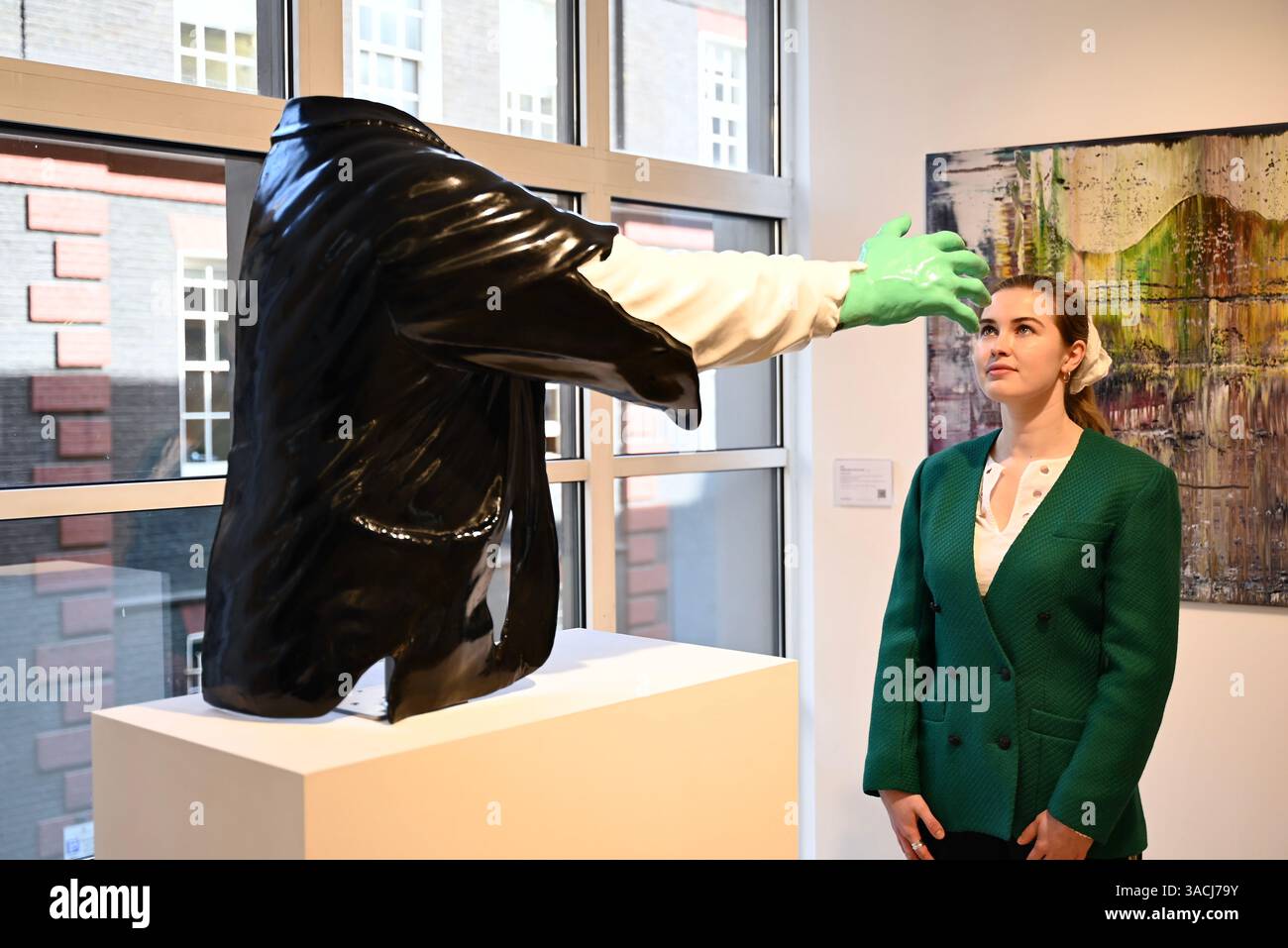 Höhepunkte in den Phillips London Galleries am Berkeley Square vor der Auktion New Now , Modern & Comtemporary Art am 10. April 2025 ... Stockfoto