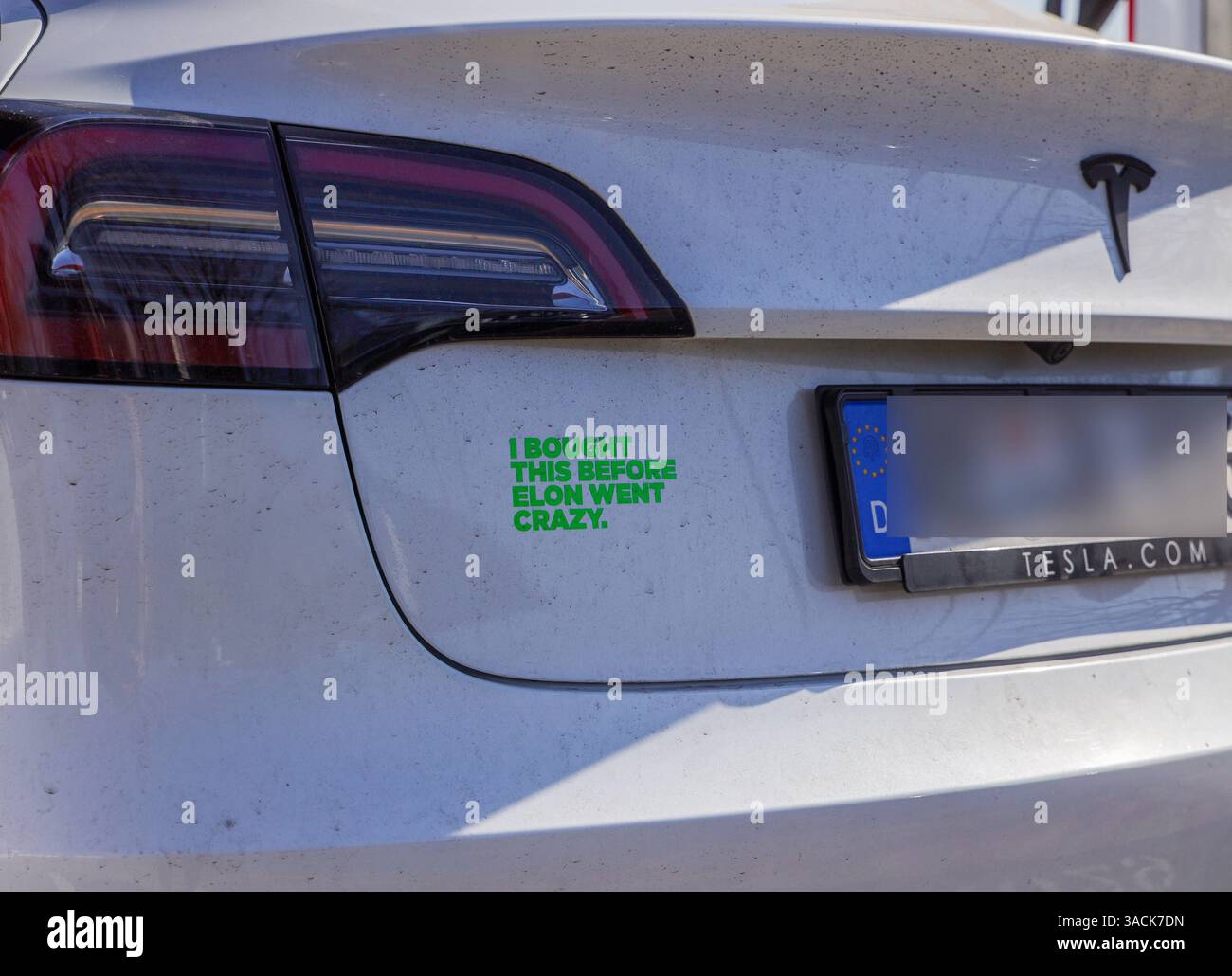 04.04.2025, Deutschland, NRW, E-Mobilität, E-Autos, ich habe das gekauft, bevor Elon verrückt wurde, bezogen auf das Verh Stockfoto