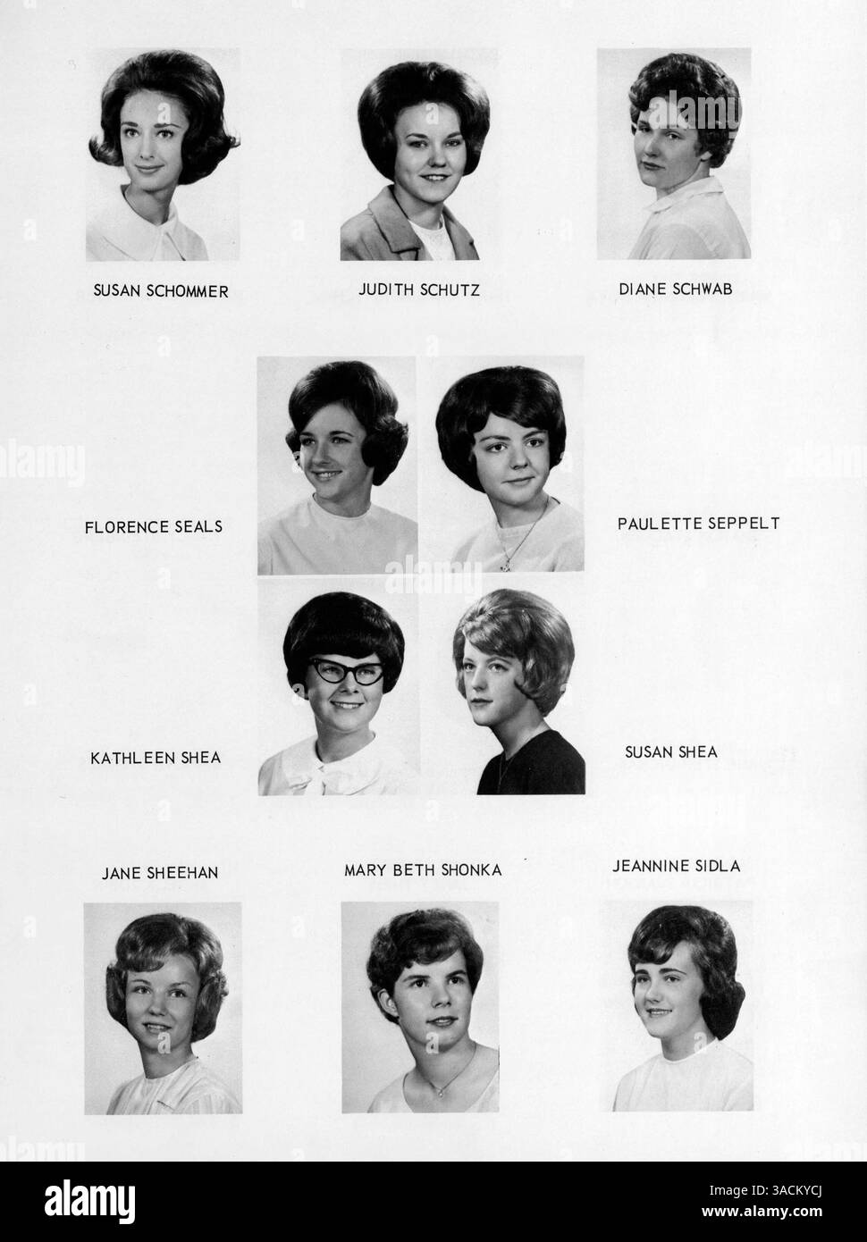 Das Dayesye Jahrbuch 1964 der St. Margaret's Academy dokumentiert die Höhepunkte des akademischen Jahres 1963-1964 mit sportlichen Veranstaltungen, Studentenclubs und Beiträgen der Fakultät. Stockfoto