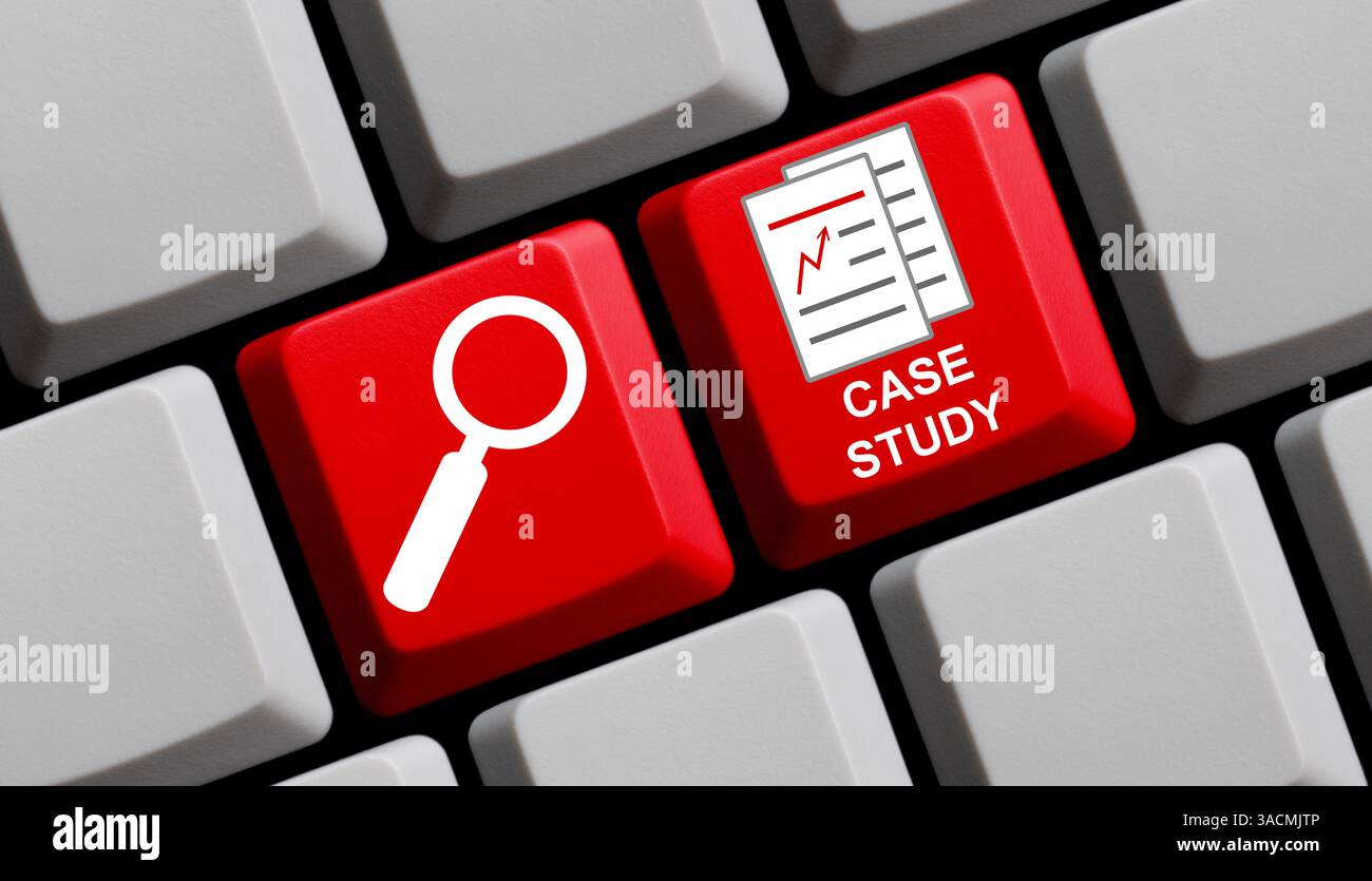 Suchen Sie online nach einer Fallstudie Stockfoto Suchen Sie online nach einer Fallstudie Stockfoto