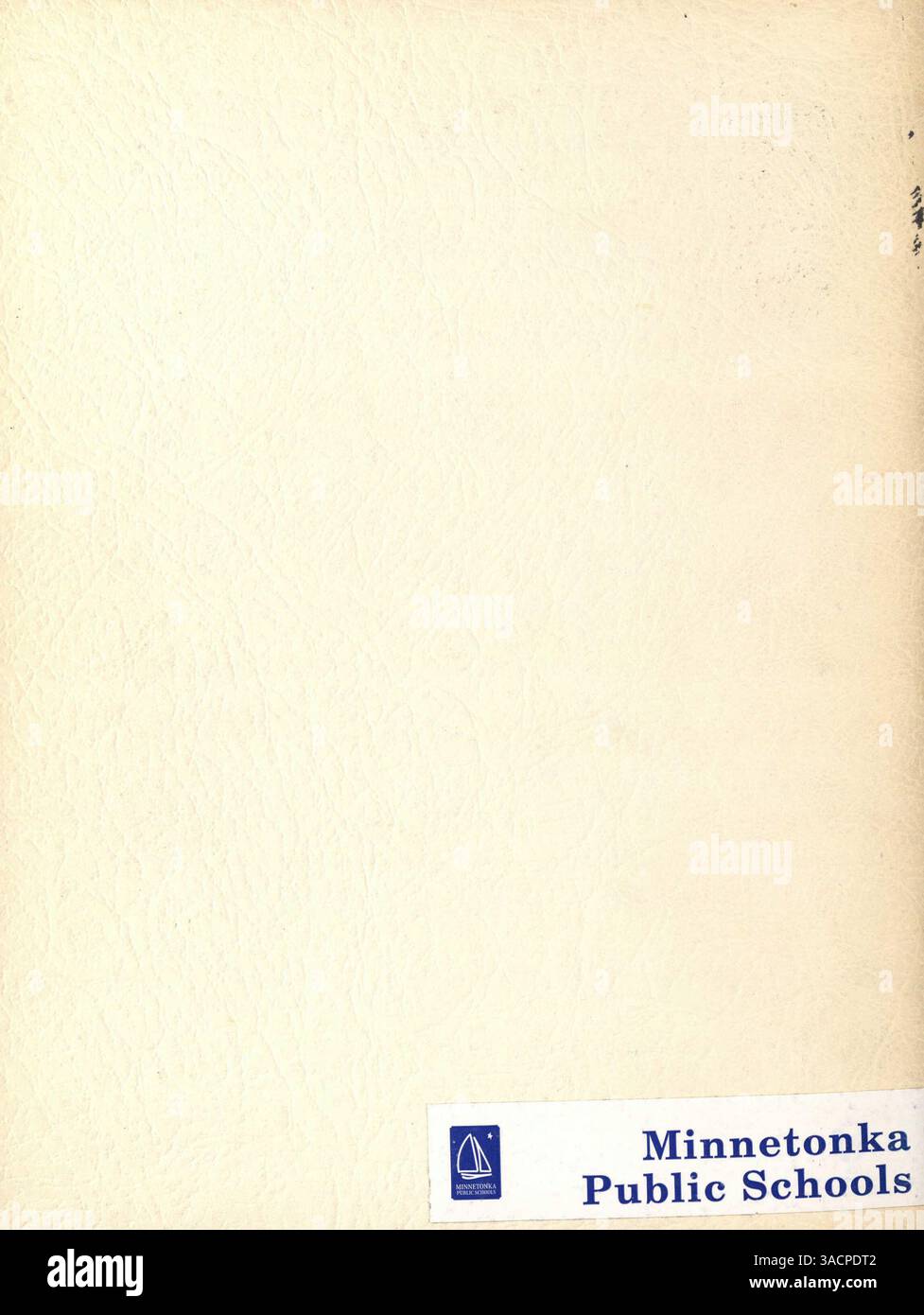 Das 1978 Minnetonka East Jr. Das High Yearbook dokumentiert das Leben von Schülern, Lehrkräften, Leichtathletik, Vereinen und Veranstaltungen, die das Schuljahr 1977-1978 prägten. Stockfoto