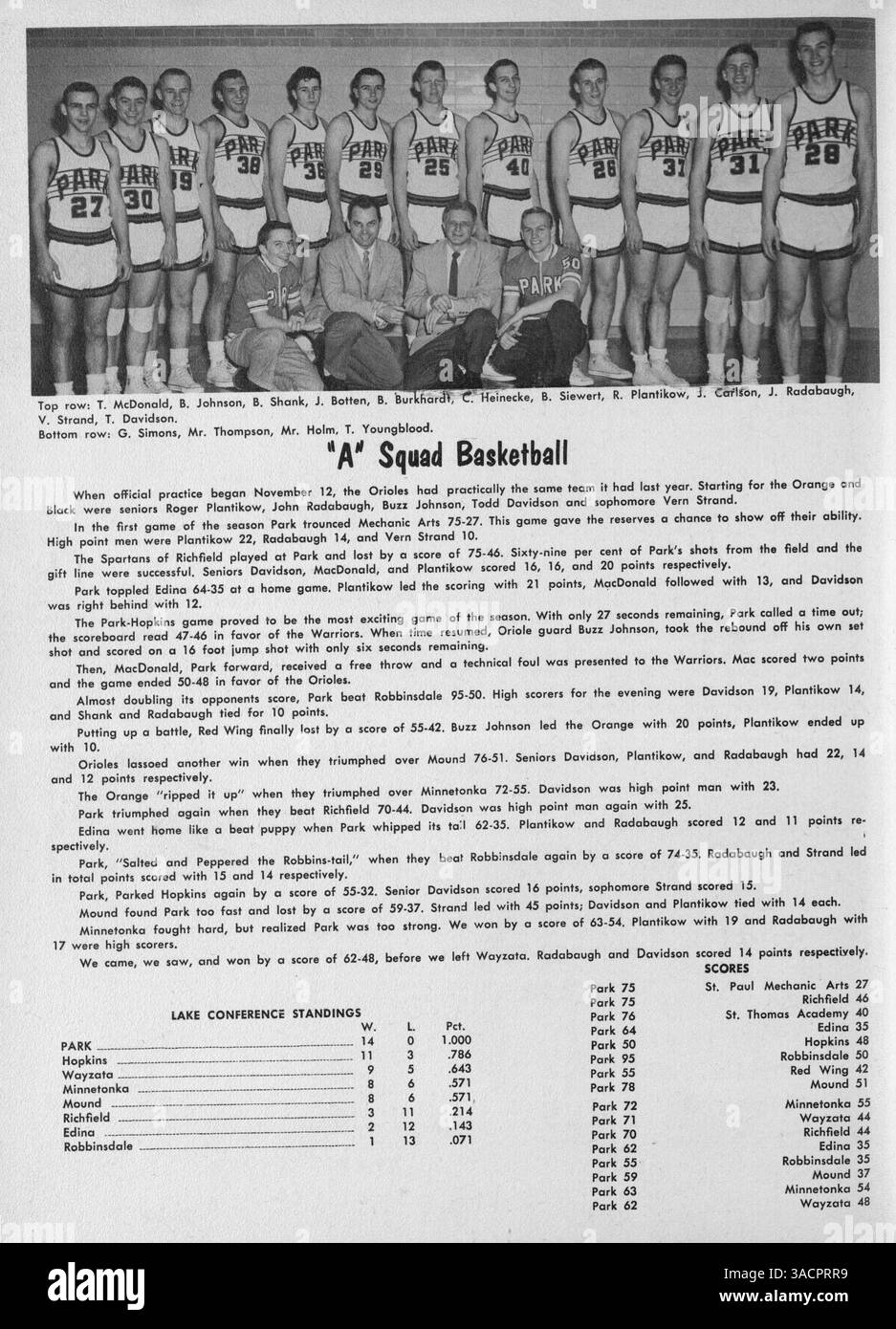 Das Echowan Yearbook 1957 der St. Louis Park High School dokumentiert die Schülerschaft, die Fakultät, die Sportprogramme, außerschulische Aktivitäten und wichtige Ereignisse während des Schuljahres 1957-1958. Stockfoto
