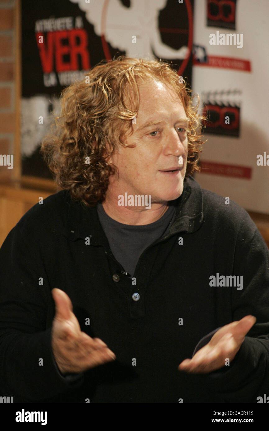 16. November 2007 - Mexiko-Stadt, Mexiko - mexikanischer Filmregisseur LUIS MANDOKI bei einer Pressekonferenz in Mexiko-Stadt. (Kreditbild: © Carlos Tischler/ZUMA Press) Stockfoto