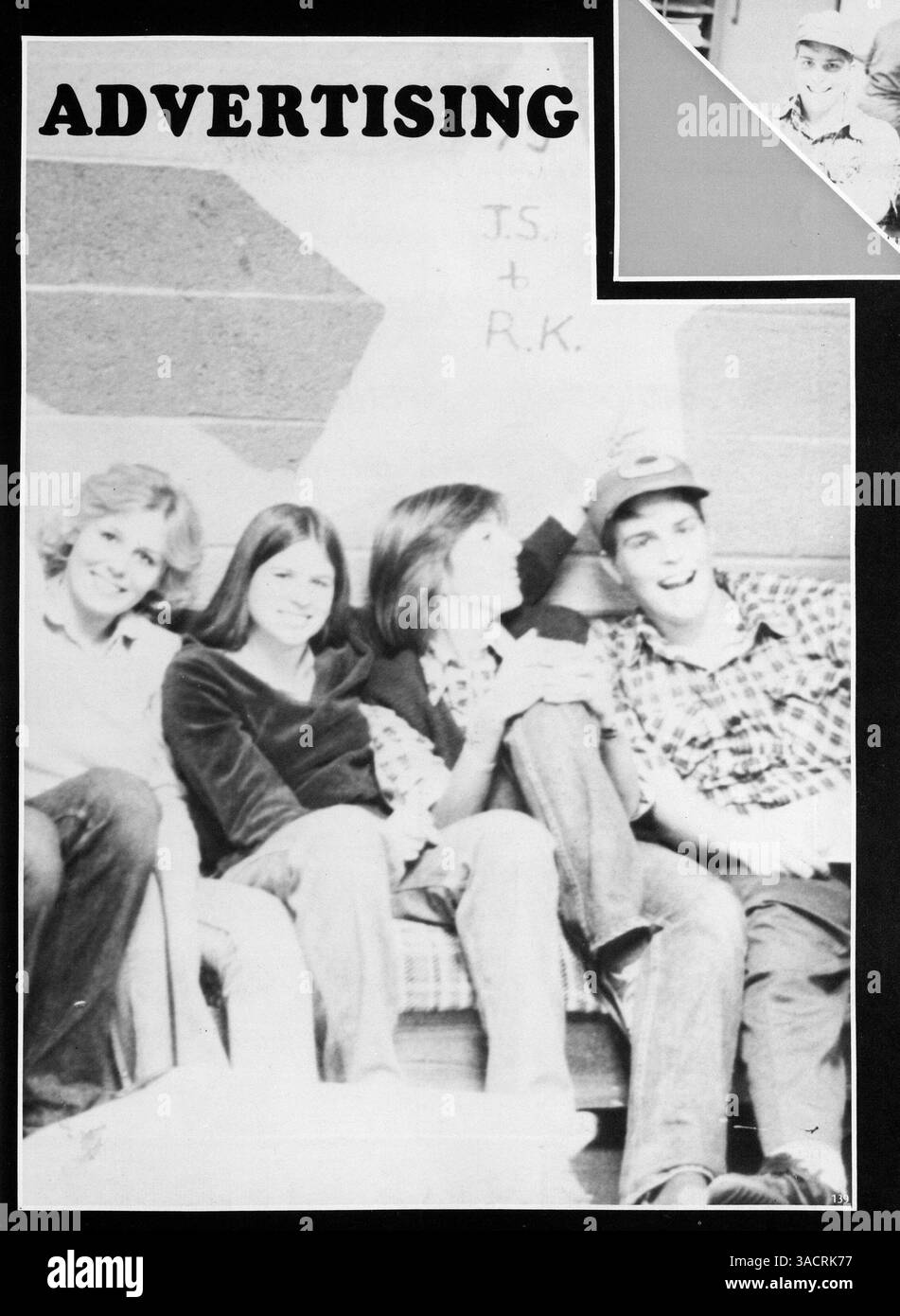 Das Breck Yearbook 1980 gibt einen Überblick über das Schuljahr an der Breck High School und beleuchtet die Leistungen der Schüler, sportliche Veranstaltungen und außerschulische Aktivitäten. Stockfoto