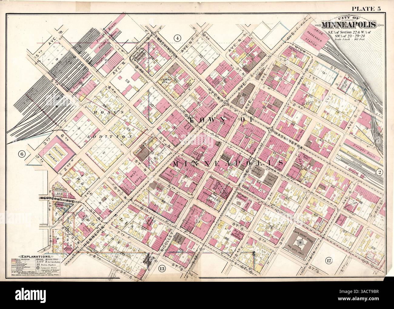 In diesem atlas werden detaillierte Vermessungen und Plats von Grundstücken innerhalb Minneapolis erstellt, wobei Streckenabschnitte, Bahngrenzen und verschiedene Infrastrukturelemente wie Eisenbahnen und Straßenbahnen hervorgehoben werden. Sie enthält auch einen Index zu Hinzufügungen und Unterteilungen. Stockfoto