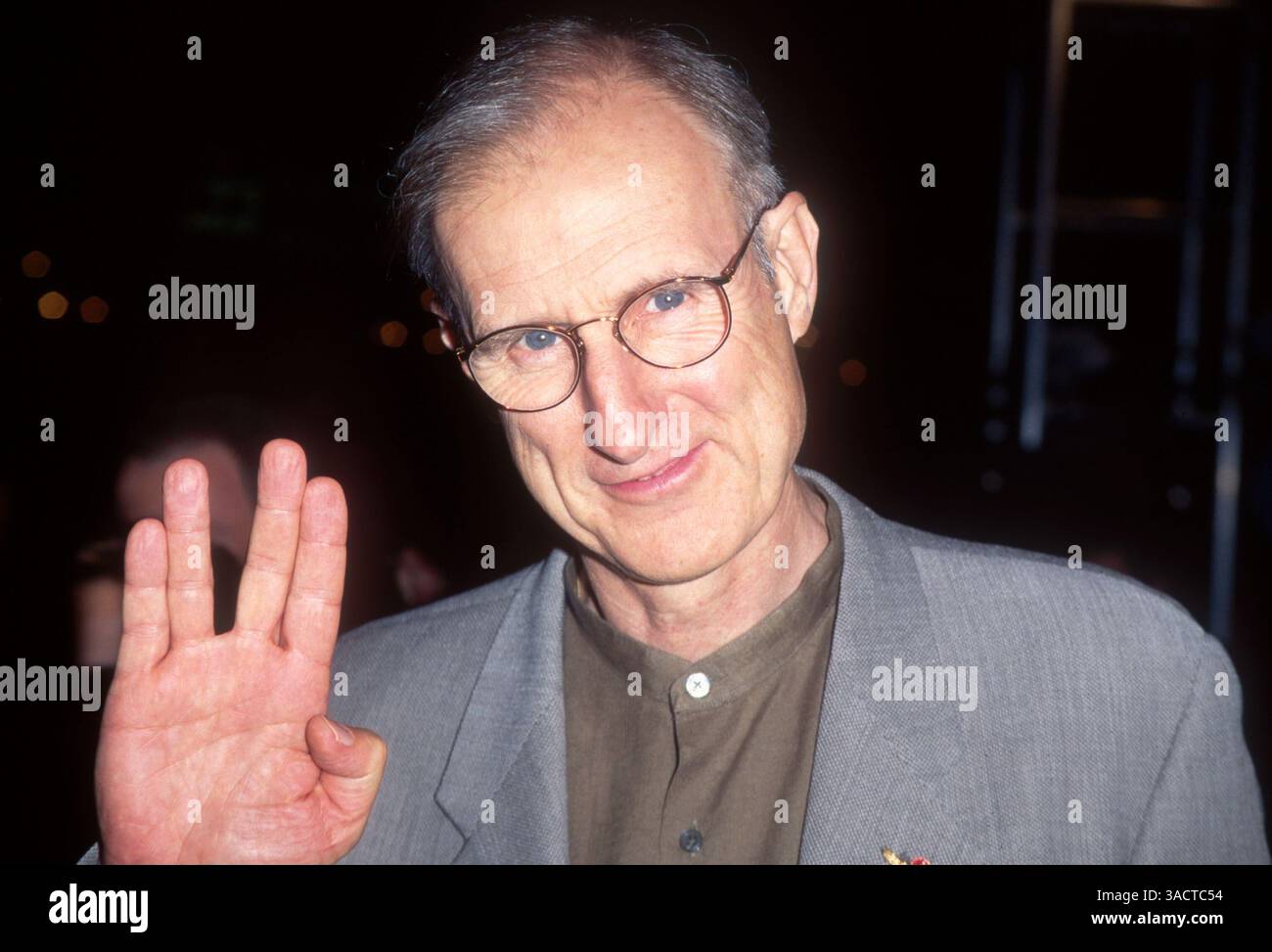 November 1996; Los Angeles, CA, USA; Schauspieler JAMES CROMWELL bei der Premiere von „Star Trek: First Contact“. (Bild: Jonathan Alcorn/ZUMAPRESS.com) Stockfoto