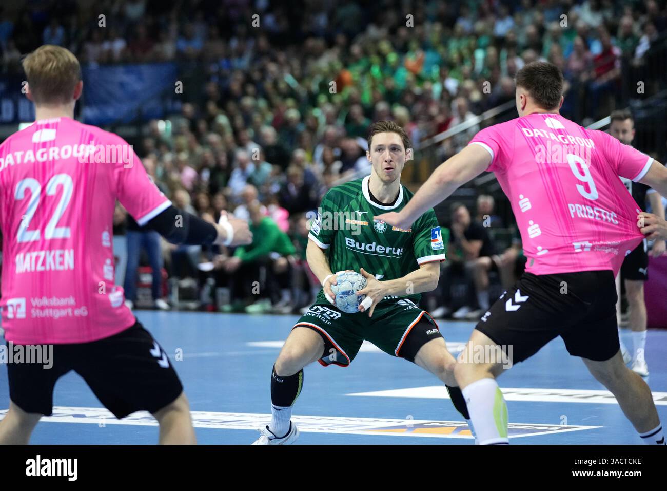 Wetzlar, Deutschland. April 2025. Wetzlar, 4. April 2025: Justin Müller ( 25 Wetzlar) während der Daikin Handball-Bundesliga zwischen HSG Wetzlar und TVB 1898 Stuttgart in der Buderus Arena Wetzlar. (Julia Kneissl/SPP) Credit: SPP Sport Press Photo. /Alamy Live News Stockfoto