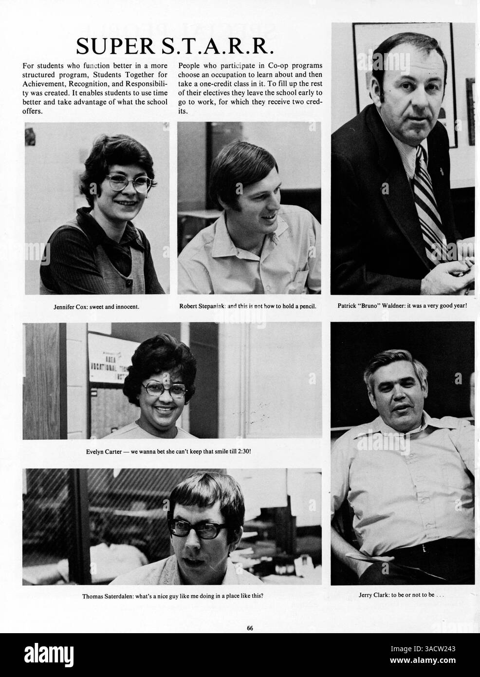 Das Jahrbuch „Revolution 75“ beleuchtet die akademischen, sportlichen und außerschulischen Aktivitäten der Schüler der Jefferson High im Schuljahr 1974-1975. Stockfoto