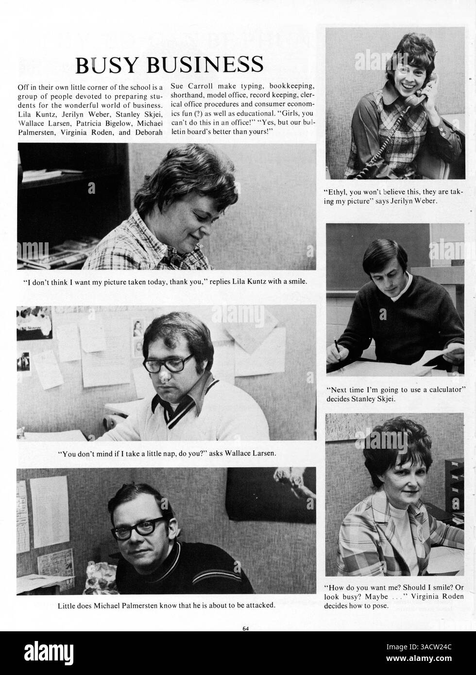 Das Jahrbuch „Revolution 75“ ist eine visuelle Aufzeichnung des Schuljahres 1974-1975 der Jefferson High und dokumentiert akademische Leistungen, Sport und außerschulische Aktivitäten. Stockfoto