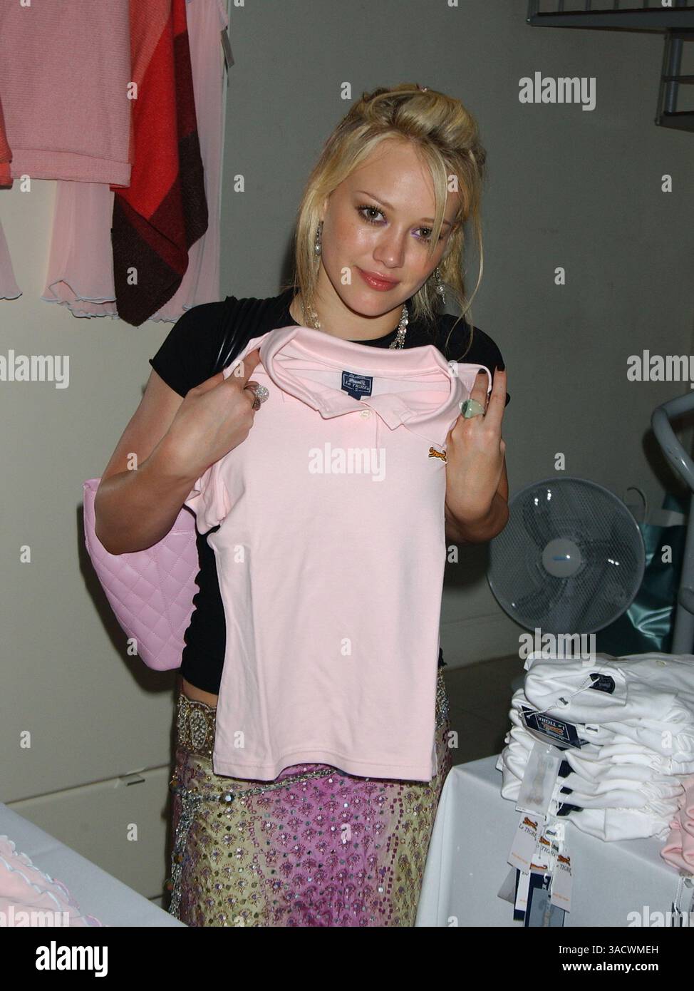 August 2004; Miami, FL, USA; HILARY DUFF im Le Tigre Bungalow in der MTV Style Villa. . (Bild: Dan Herrick/ZUMAPRESS.com) Stockfoto