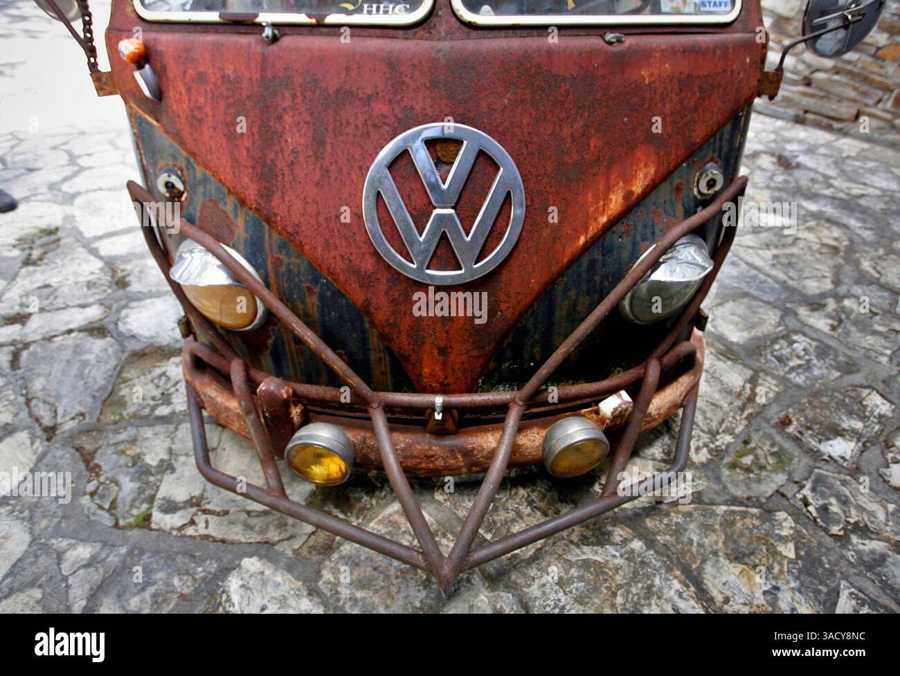 Ein Volkswagen Pickup von 1958, der Rich Atwell aus Texas gehört, wird in die erste Concourse d'Lemon aufgenommen (Credit Image: Monterey Herald/ZUMAPRESS.com). Stockfoto