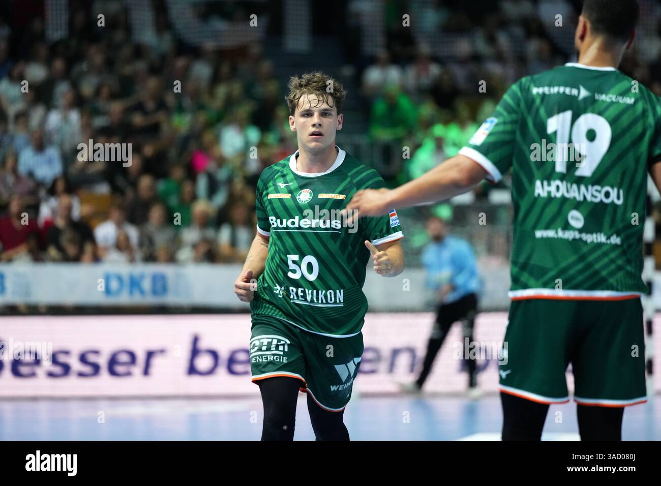 Wetzlar, Deutschland. April 2025. Wetzlar, 4. April 2025: Löwe Zacharias ( 50 Wetzlar) während der Daikin Handball-Bundesliga zwischen HSG Wetzlar und TVB 1898 Stuttgart in der Buderus Arena Wetzlar. (Julia Kneissl/SPP) Credit: SPP Sport Press Photo. /Alamy Live News Stockfoto