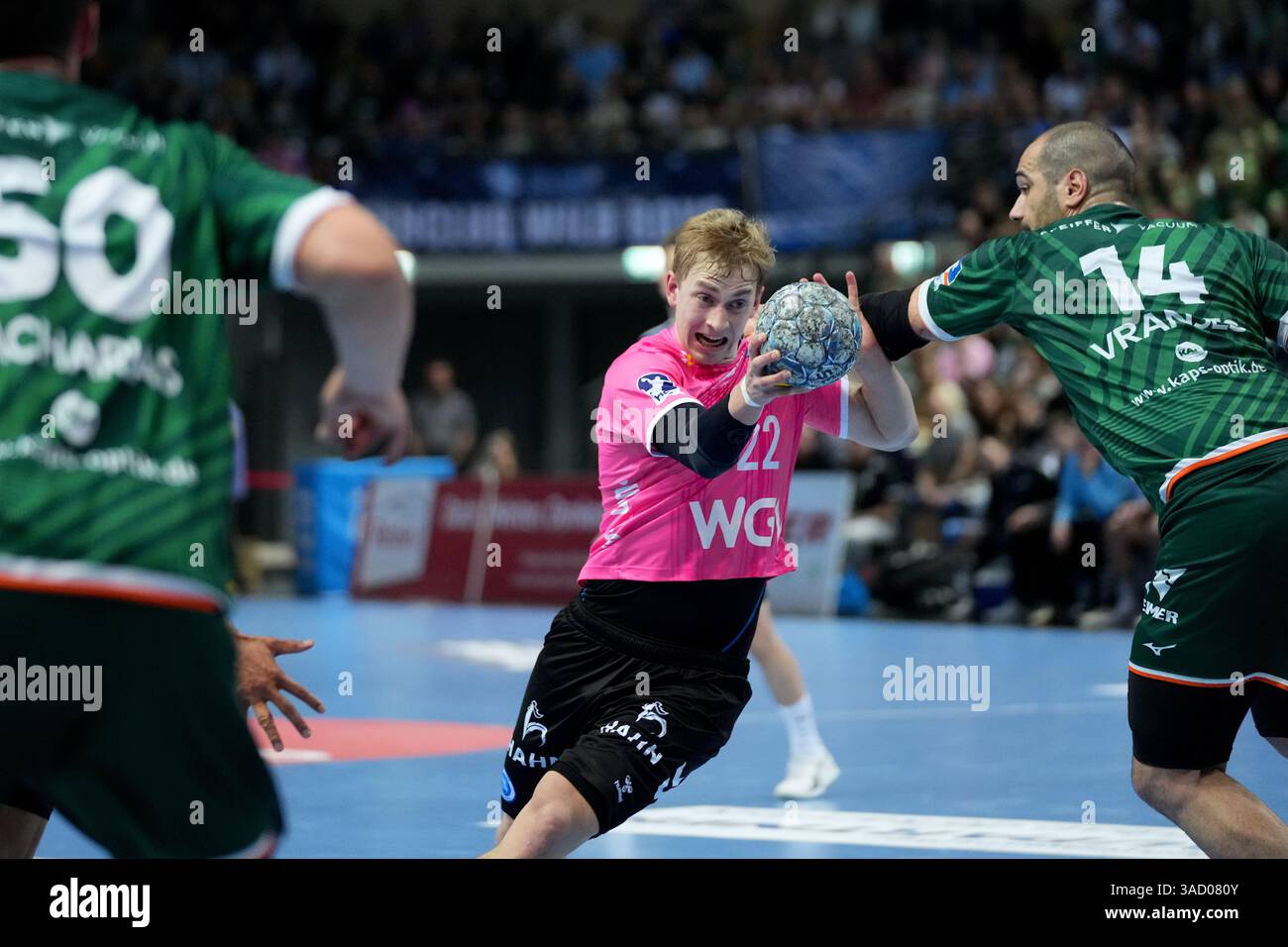 Wetzlar, Deutschland. April 2025. Wetzlar, 4. April 2025: Torben Matzken ( 22 Stuttgart) während der Daikin Handball-Bundesliga zwischen HSG Wetzlar und TVB 1898 Stuttgart in der Buderus Arena Wetzlar. (Julia Kneissl/SPP) Credit: SPP Sport Press Photo. /Alamy Live News Stockfoto