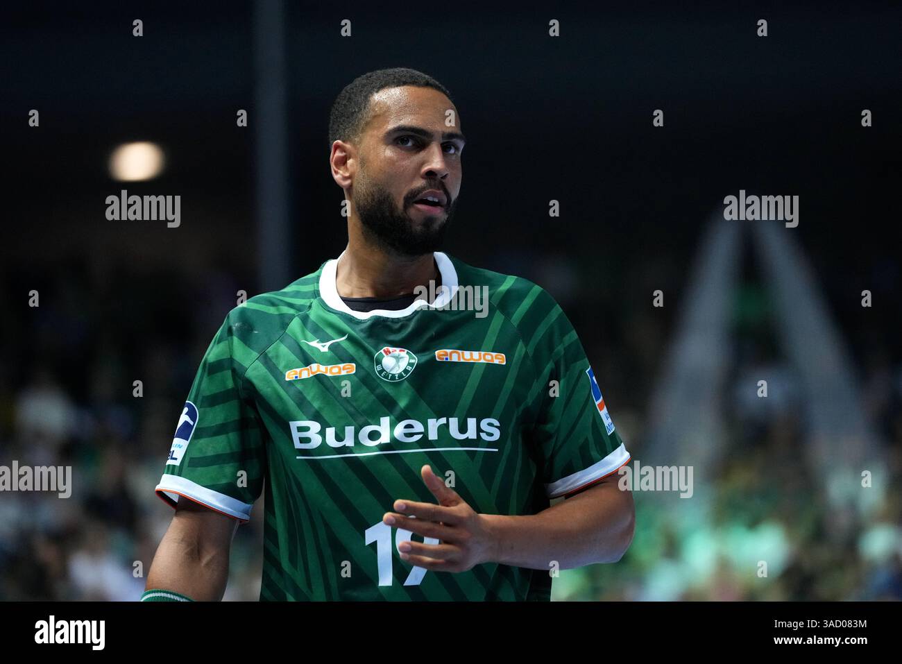 Wetzlar, Deutschland. April 2025. Wetzlar, 4. April 2025: Philipp Ahouansou ( 19 Wetzlar) während der Daikin Handball-Bundesliga zwischen HSG Wetzlar und TVB 1898 Stuttgart in der Buderus Arena Wetzlar. (Julia Kneissl/SPP) Credit: SPP Sport Press Photo. /Alamy Live News Stockfoto