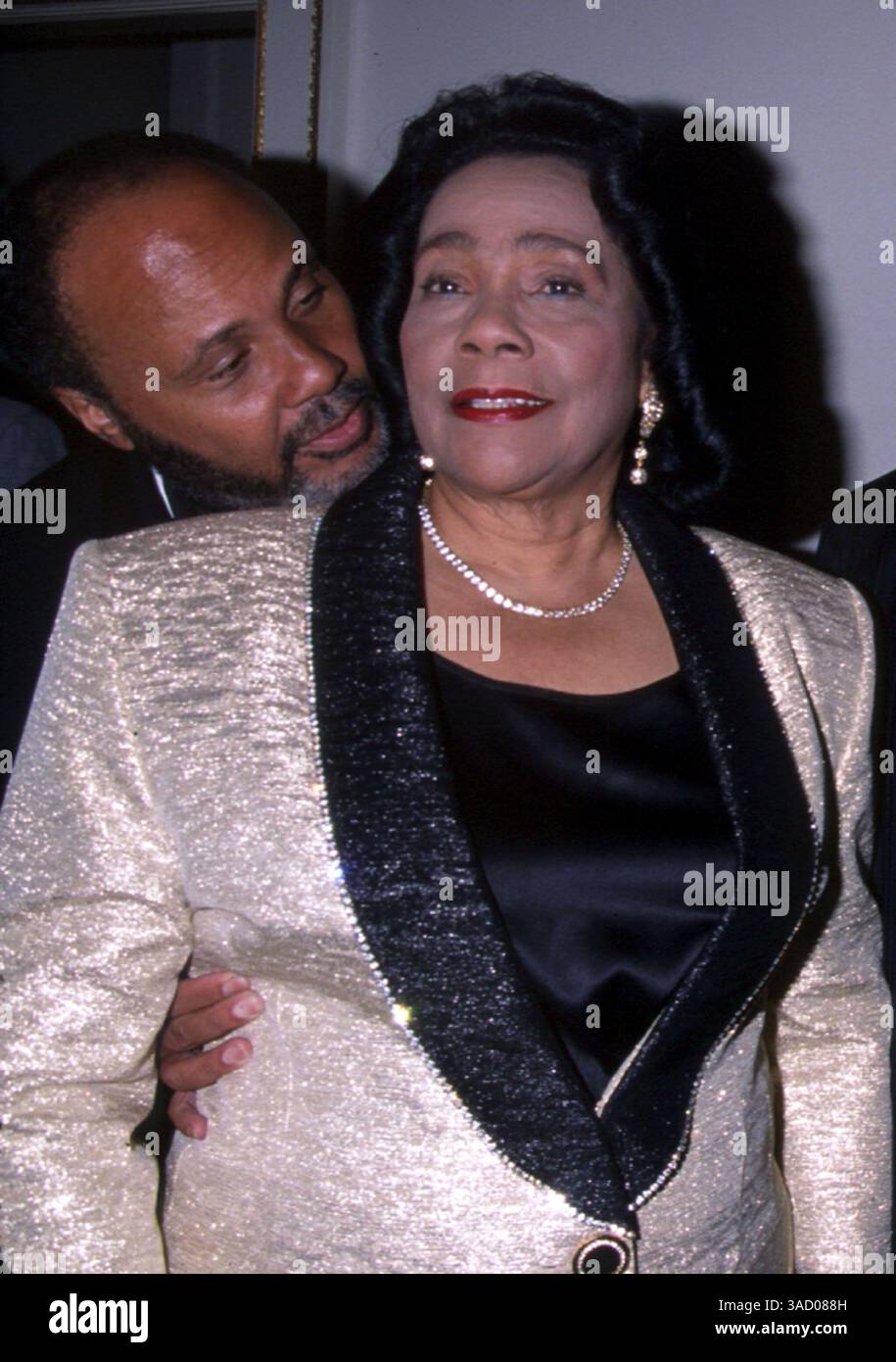 April 2001; New York, NY, USA; Martin Luther King's Widow CORETTA SCOTT KING & Son MARTIN LUTHER KING JR. @ The National Action Network 3. Annual 'Keeper of the Dream' Awards Dinner im Pierre Hotel. (Bild: Nancy Kaszerman/ZUMAPRESS.com) Stockfoto