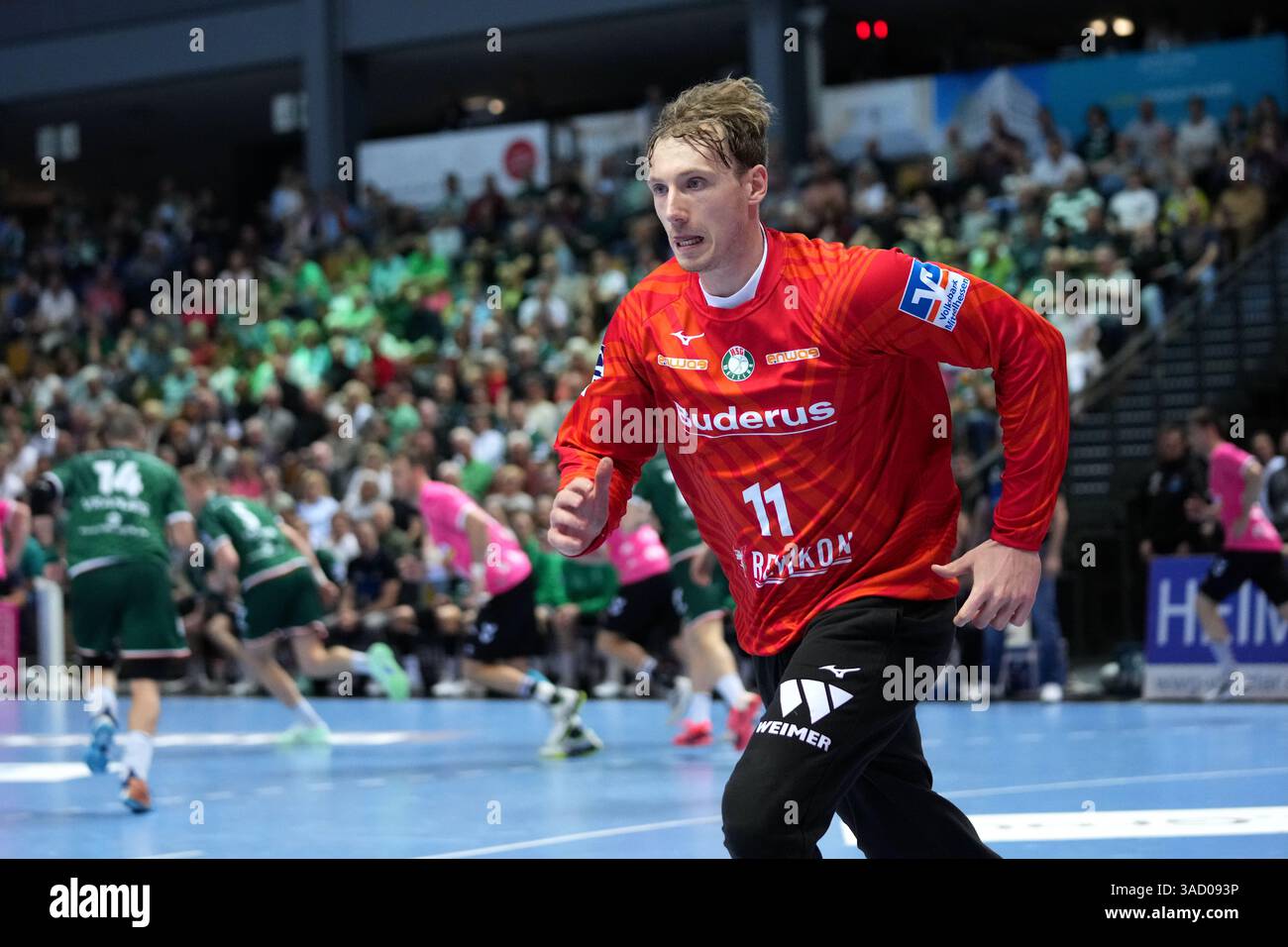 Wetzlar, Deutschland. April 2025. Wetzlar, 4. April 2025: Till Klimpke ( 11 Wetzlar) während der Daikin Handball-Bundesliga zwischen HSG Wetzlar und TVB 1898 Stuttgart in der Buderus Arena Wetzlar. (Julia Kneissl/SPP) Credit: SPP Sport Press Photo. /Alamy Live News Stockfoto