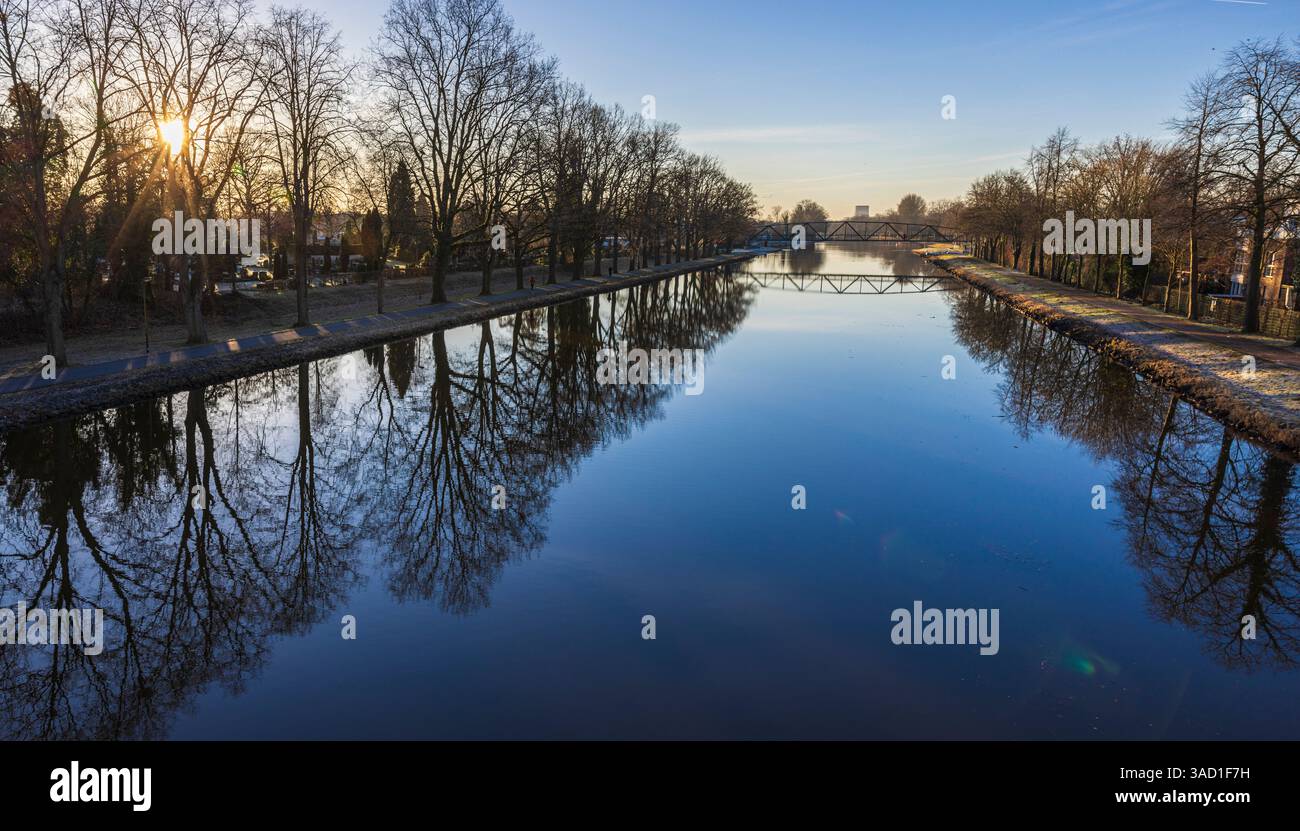 Wasserstraßen der Ems, Dortmund-Ems-Kanal bei Lingen (EMS), Niedersachsen, Deutschland Stockfoto