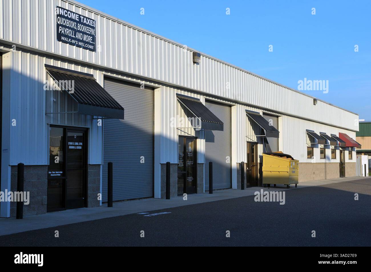 14. November 2011 - Modesto, Kalifornien, USA - TRACY BARBUTES / tbarbutes@modbee.com.unter Berücksichtigung neu veröffentlichter Karten könnte der North County Corridor, ein zukünftiger Freeway nördlich von Modesto, Kalifornien, das Gebiet am südlichen Ende des Jerusalemer Gerichts beeinflussen (Kreditbild: © Tracy Barbutes/Modesto Bee/ZUMAPRESS.com) Stockfoto