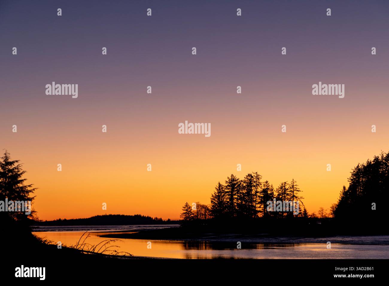 Sonnenuntergang im Willapa National Wildlife Refuge im Bundesstaat Washington, USA Stockfoto