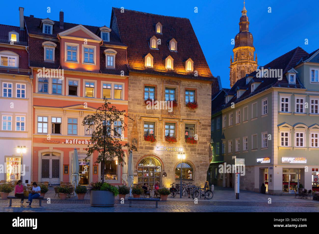 Deutschland, Bayern, Coburg, Marktplatz, Alte Apotheke, Kirche St. Moriz Stockfoto