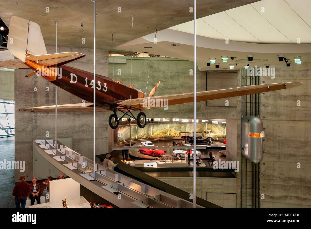 Deutschland, Baden-Württemberg, Stuttgart-Untertürkheim, Mercedes-Benz Museum, Flugzeug D 1433 Stockfoto